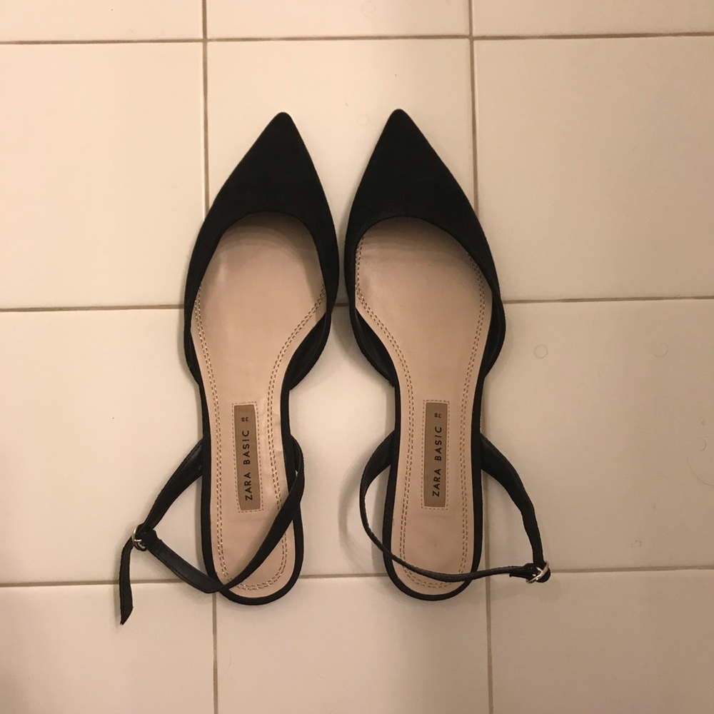 Brand new Zara flats. 38 NWOT